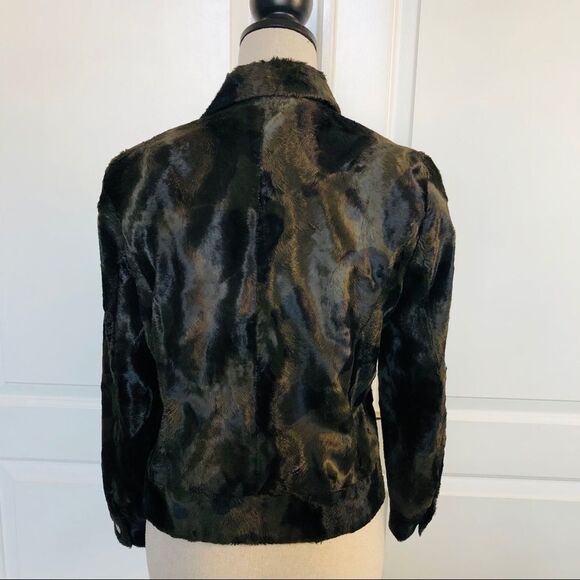 Rosner Women Olive Green Camo Short Fur Jacket - Picture 3 of 8